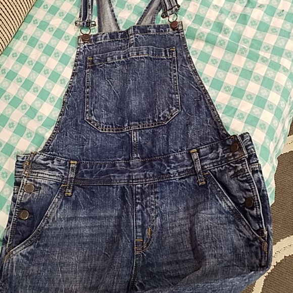 Overall - Picture 2 of 2